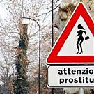 Знак, предупреждаващ за проститутки, се появи в Италия