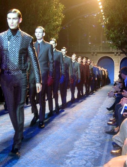 Versace 2012: Мачовците излизат на мода