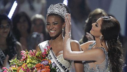 Красавица от Ангола взе короната на Мис Вселена 2011